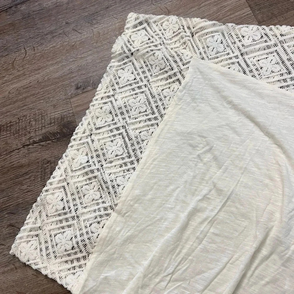 Two by Vince Camuto • Lace Top - Picture 5 of 8